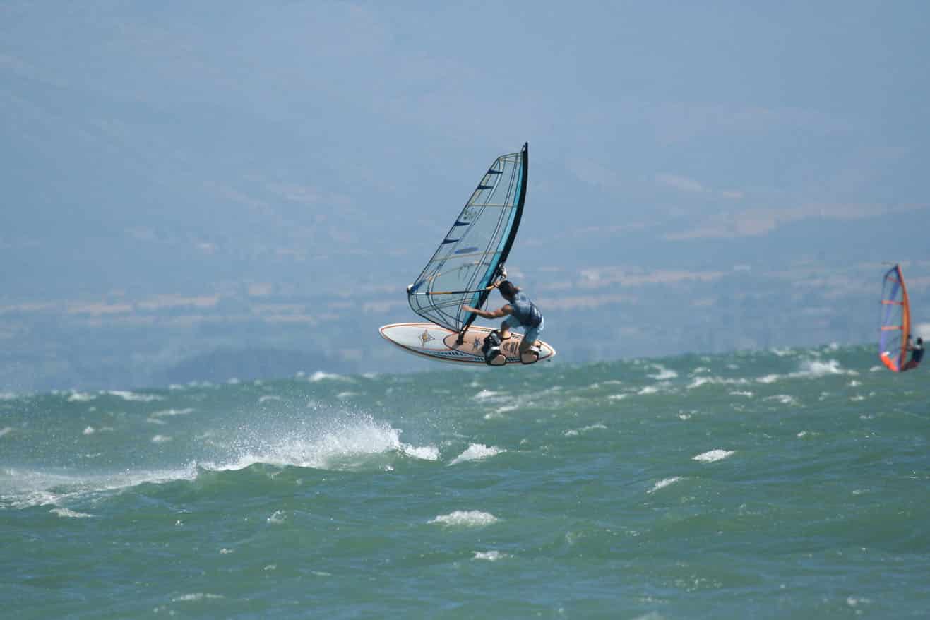 Windsurf και Kitesurf στην Κορωνησία